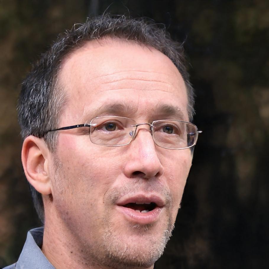 Portrait professionnel de Marc Dubois, Directeur Analyse Financière